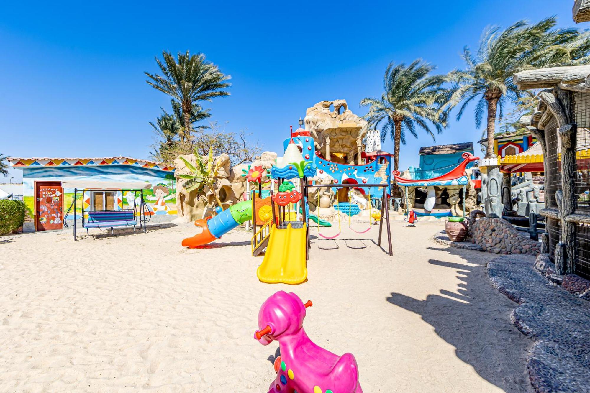 Seagull Beach Resort - Families And Couples Only Hurghada Bagian luar foto